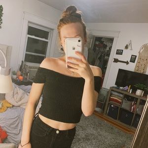 Ribbed black crop top